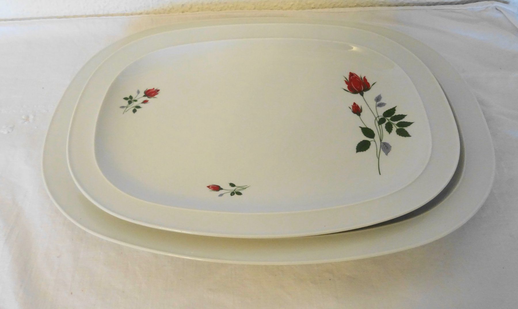 Piatti di portata: 2er Set Langenthal Chateau Servierplatten Rosenmuster 70er – Usato da Zürich venduto da Connie8 5
