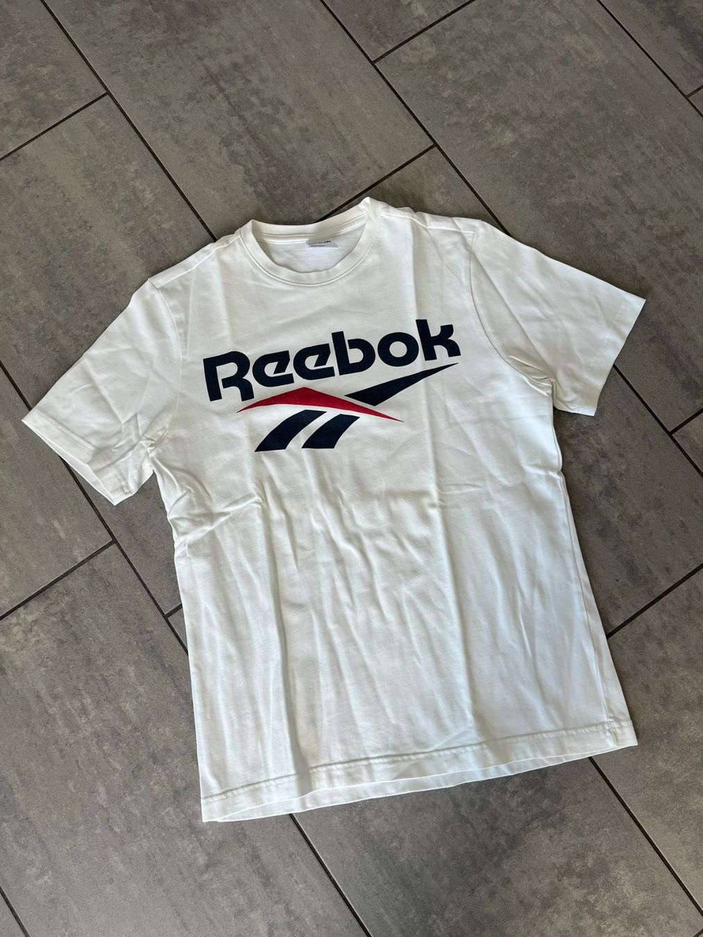 Reebok T-shirt: REEBOK T-Shirt Weiss – Usato da Otelfingen venduto da Denis_ZH