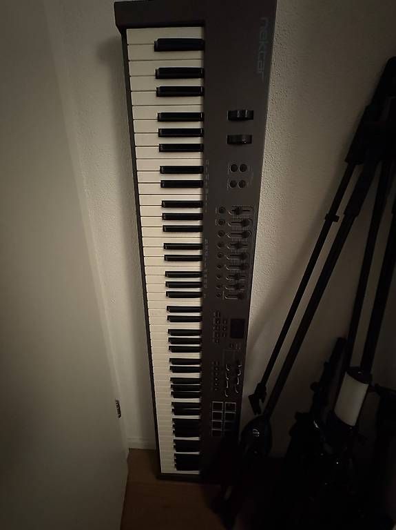 Mischpulte: Nektar Impact LX88+ midi keyboard – Gebraucht aus Oberwil BL von JoelCartier 1