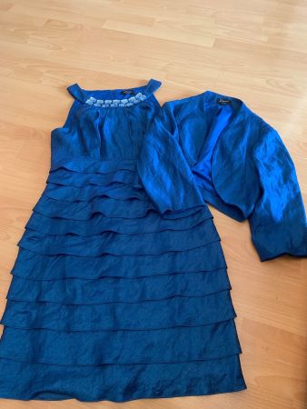 Jolie robe de cocktail t. 42 et boléro