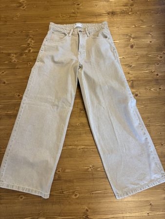 Jeans ASOS Design beige weit geschnitten Grösse W30 L32