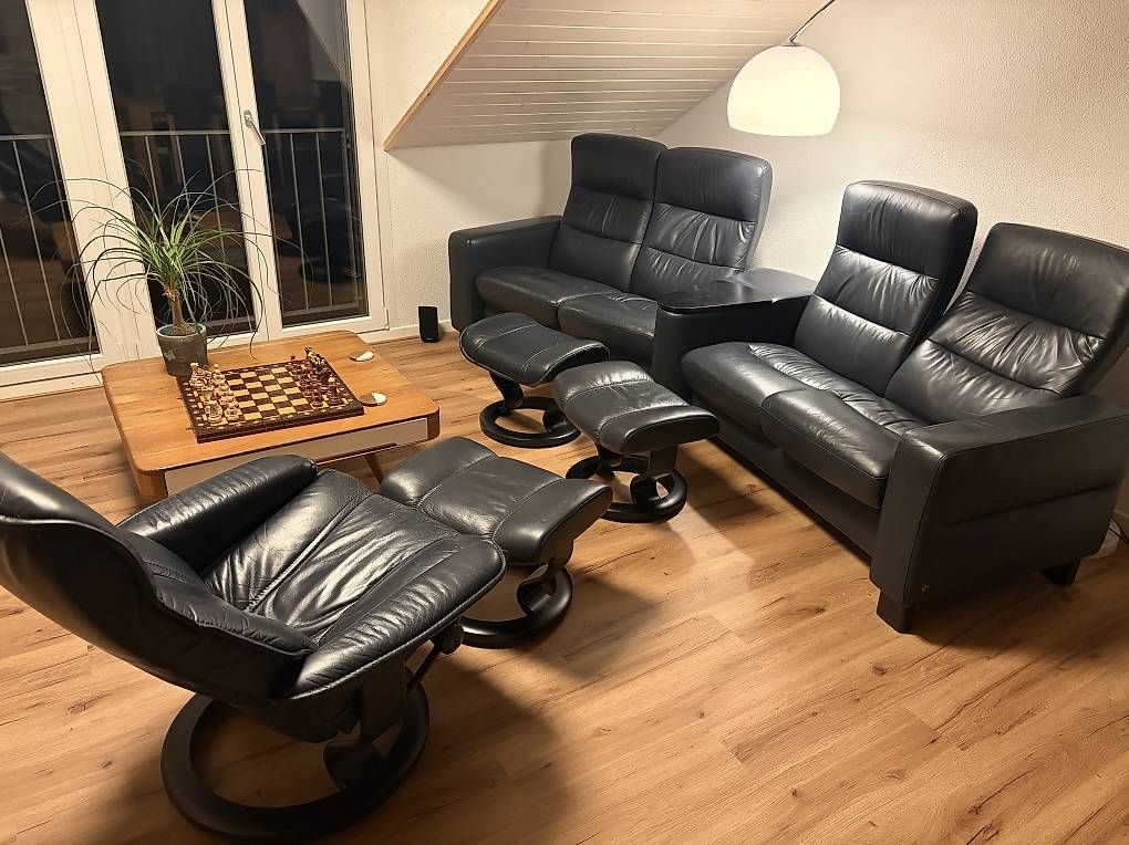 Stressless Sofas: Stressless 4er Sofa mit Hocker – D'occasion à Wittnau par Ricartutti 4