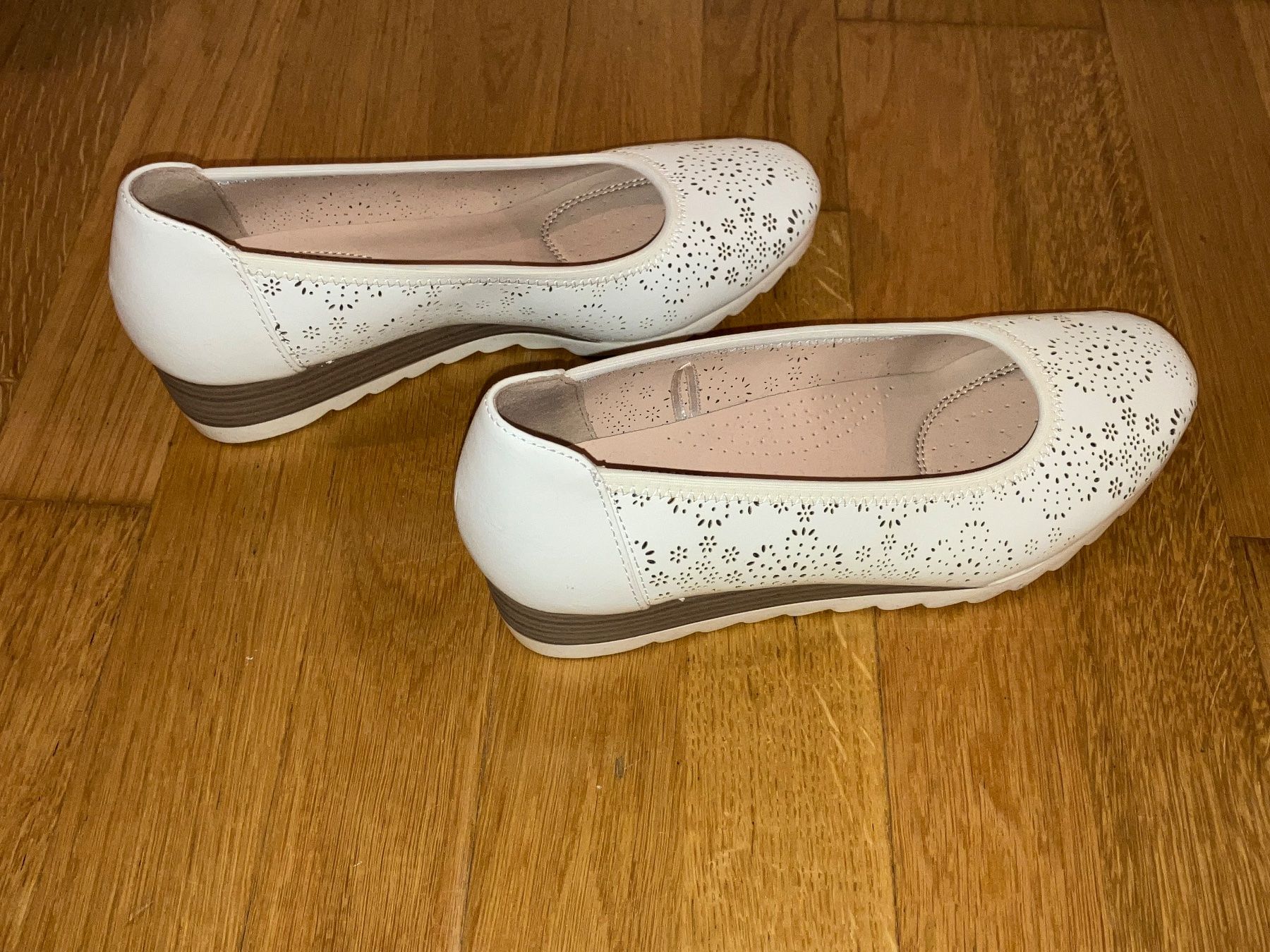 Scarpe da donna: Sommer- Damenschuhen – Usato da Zürich venduto da Dudu2020 1