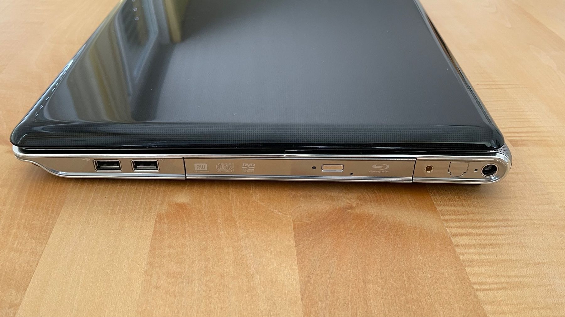 Hewlett Packard Notebook: HP Pavilion dv7-1236ez - HP-Laptop – Difettoso da Zürich venduto da salsabaer 3