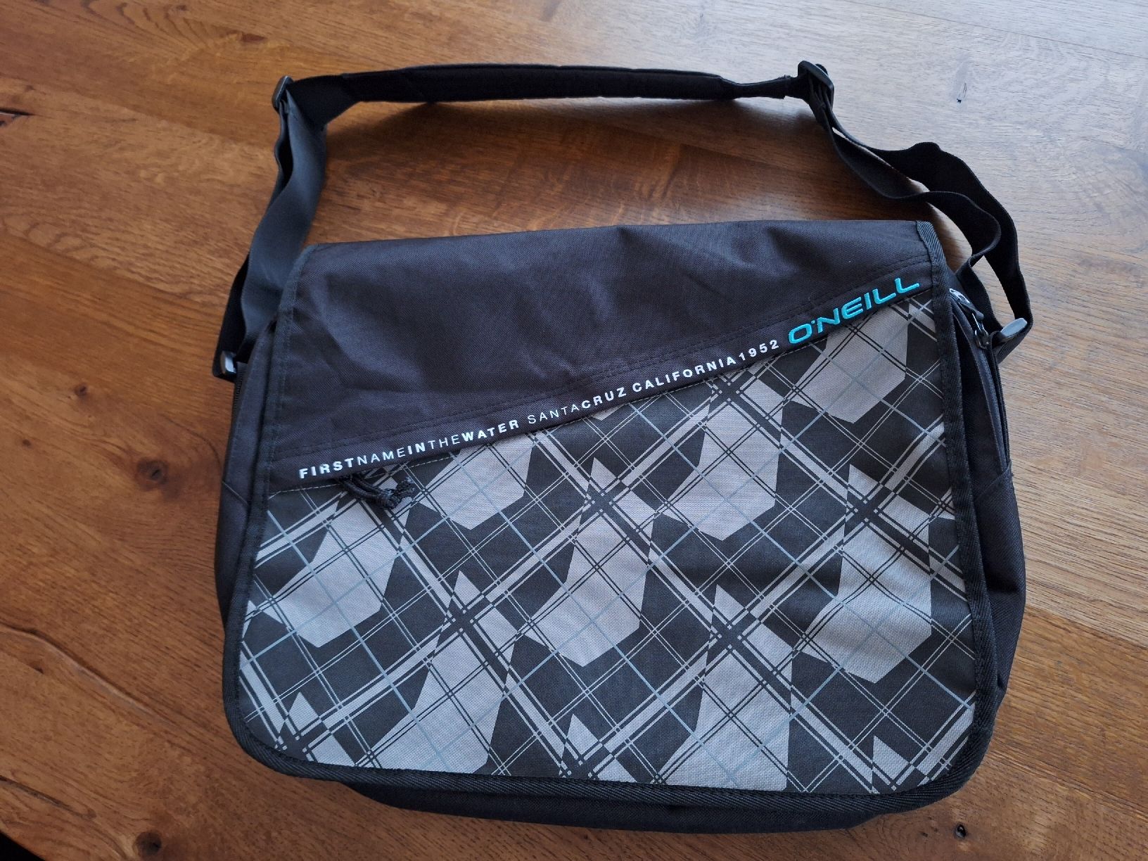 O'Neill Taschen: Grosse Laptop Tasche O'NEILL – Gebraucht aus Niederwil SG von sunshine0484
