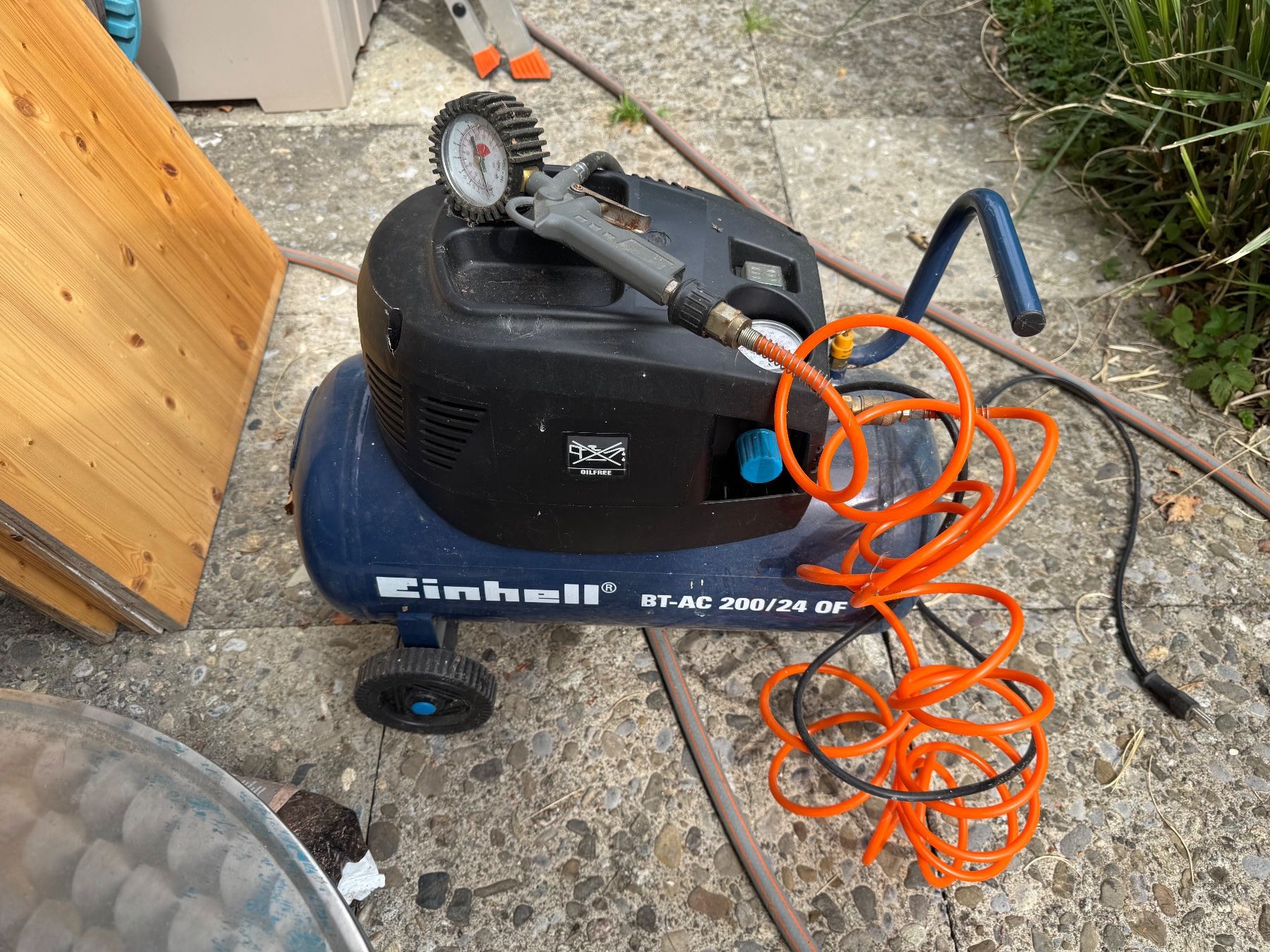 Einhell Kompressoren: Luftkompressor Einhell auf Rädli – Gebraucht aus Kehrsatz von cashswiss2 1