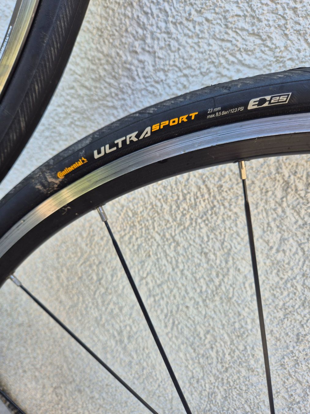 Mavic Ersatzteile: Roue velo route Mavic Aksium – Gebraucht aus Thielle von R-kas 2