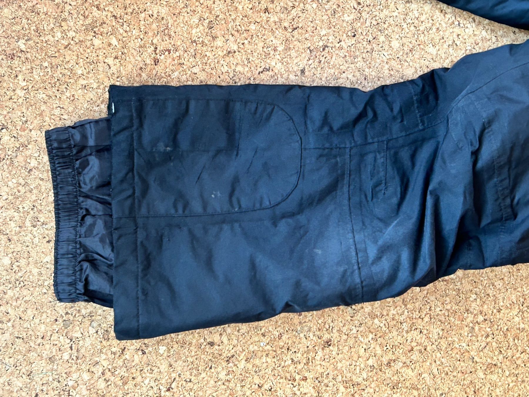 Pantalons: Skihose schwarz (Mädchen) 122/128 – D'occasion à Dittingen par Bellevista 3