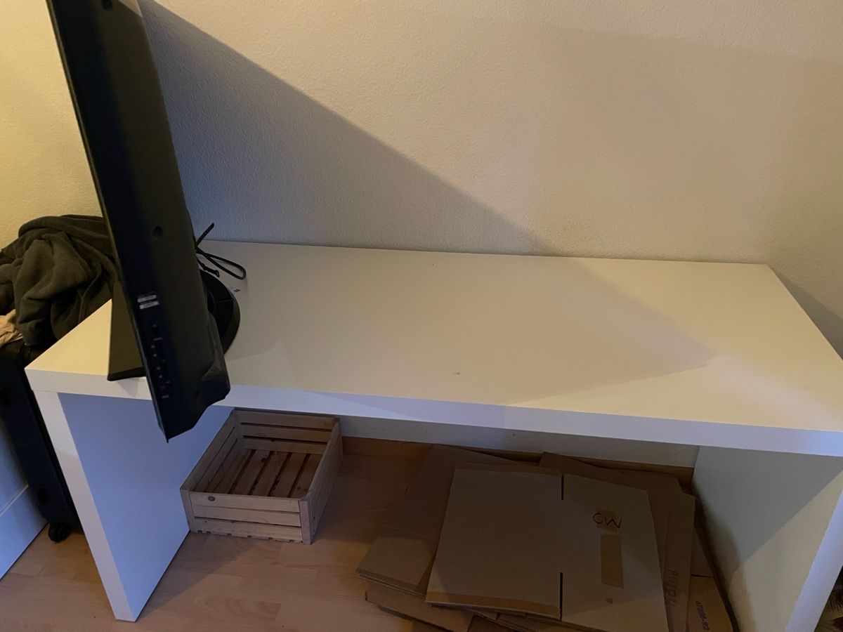 Ikea Scrivanie: Pult – Usato da Wichtrach venduto da lor_6zwr 4
