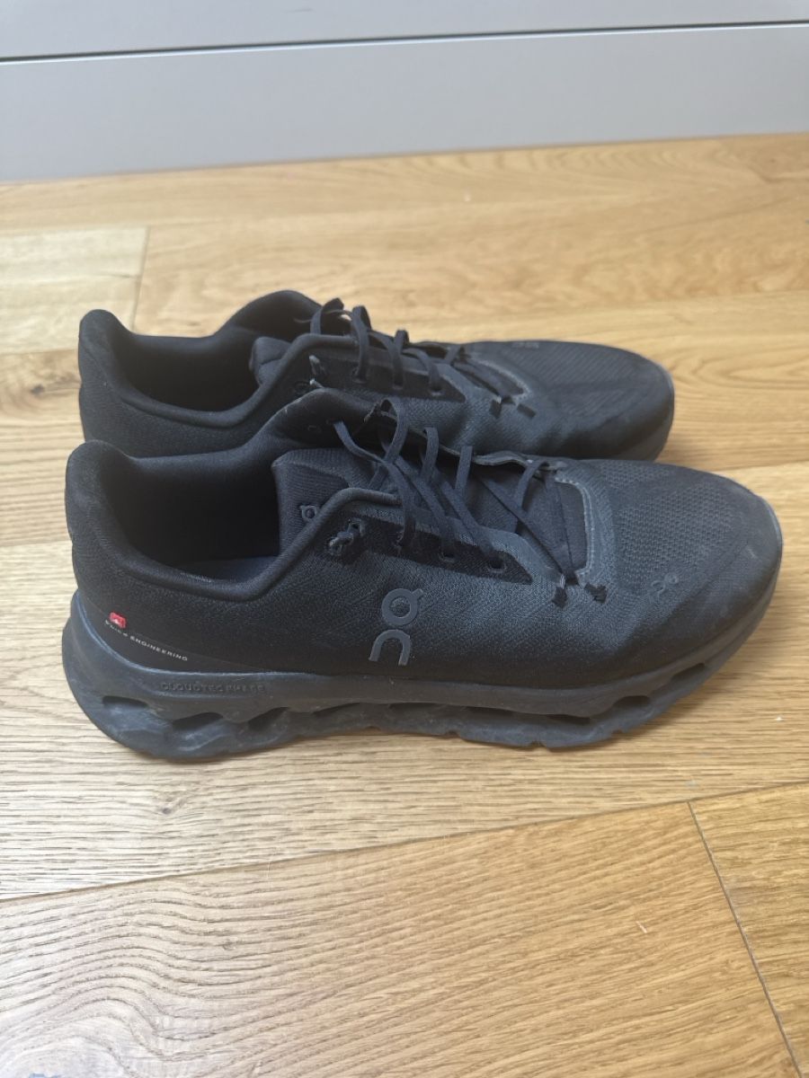 On Scarpe da uomo: On Running Cloudtilt shoes black size EU46  – Usato da Zürich venduto da bremetobias