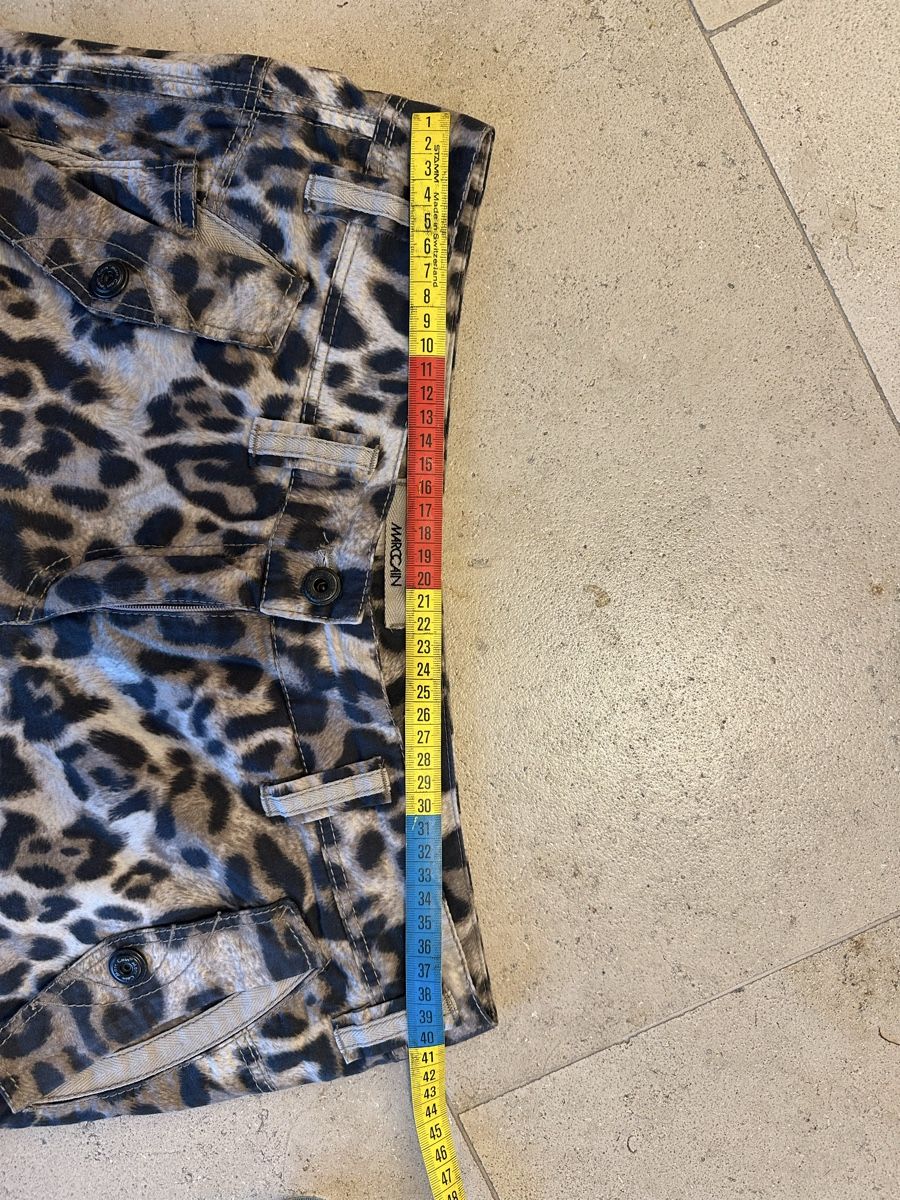 Marc Cain Pantaloni: Marc Cain Capri Hose Leo Print Gr. N3 – Usato da Buchs SG venduto da Sunie 1