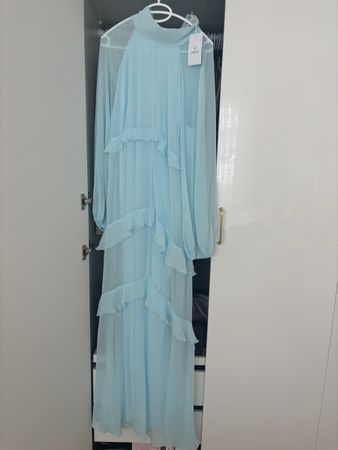 Daska Chiffon Kleid hellblau mit Rüschen Grösse S neu