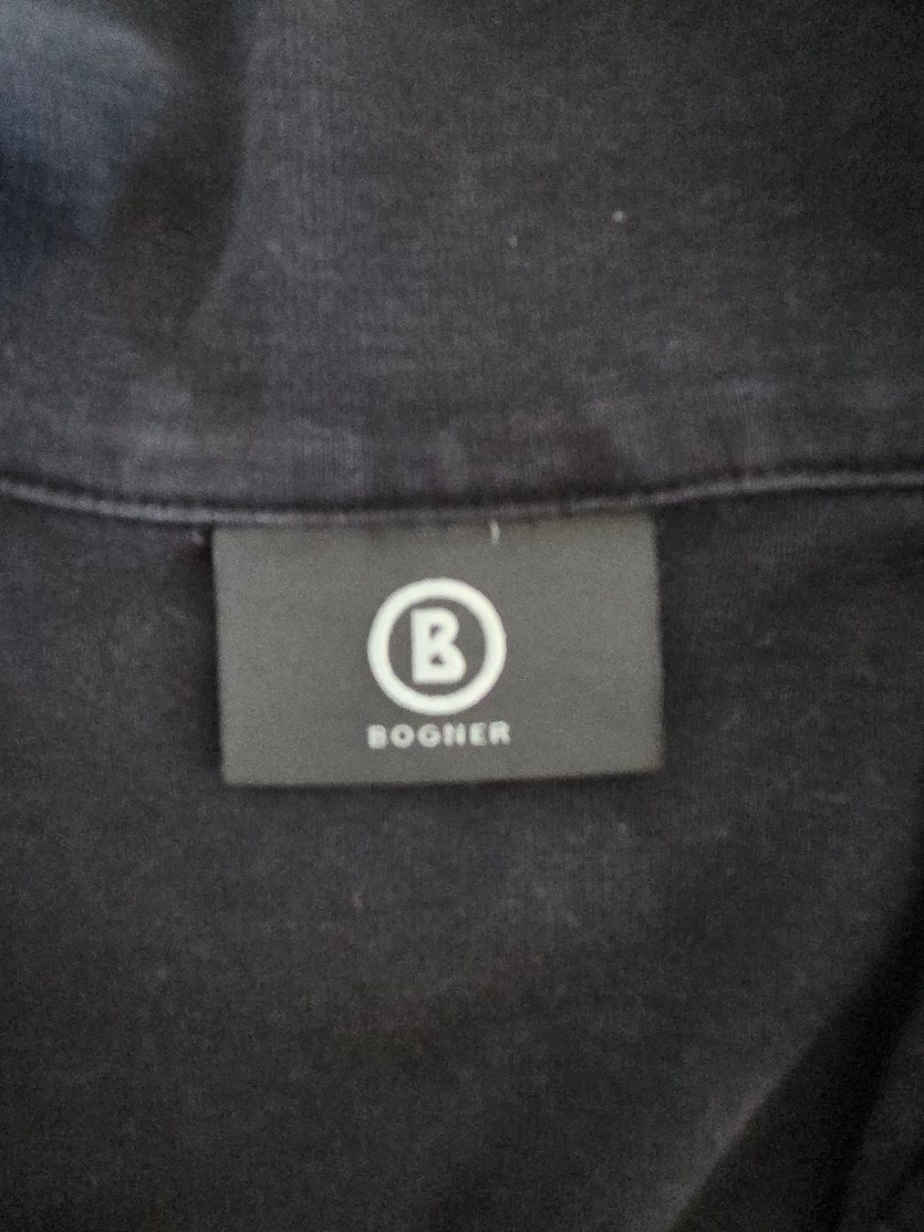 Bogner Magliette Polo: Schwarzes Shirt von BOGNER – Usato da Oberrieden venduto da Smart570 3