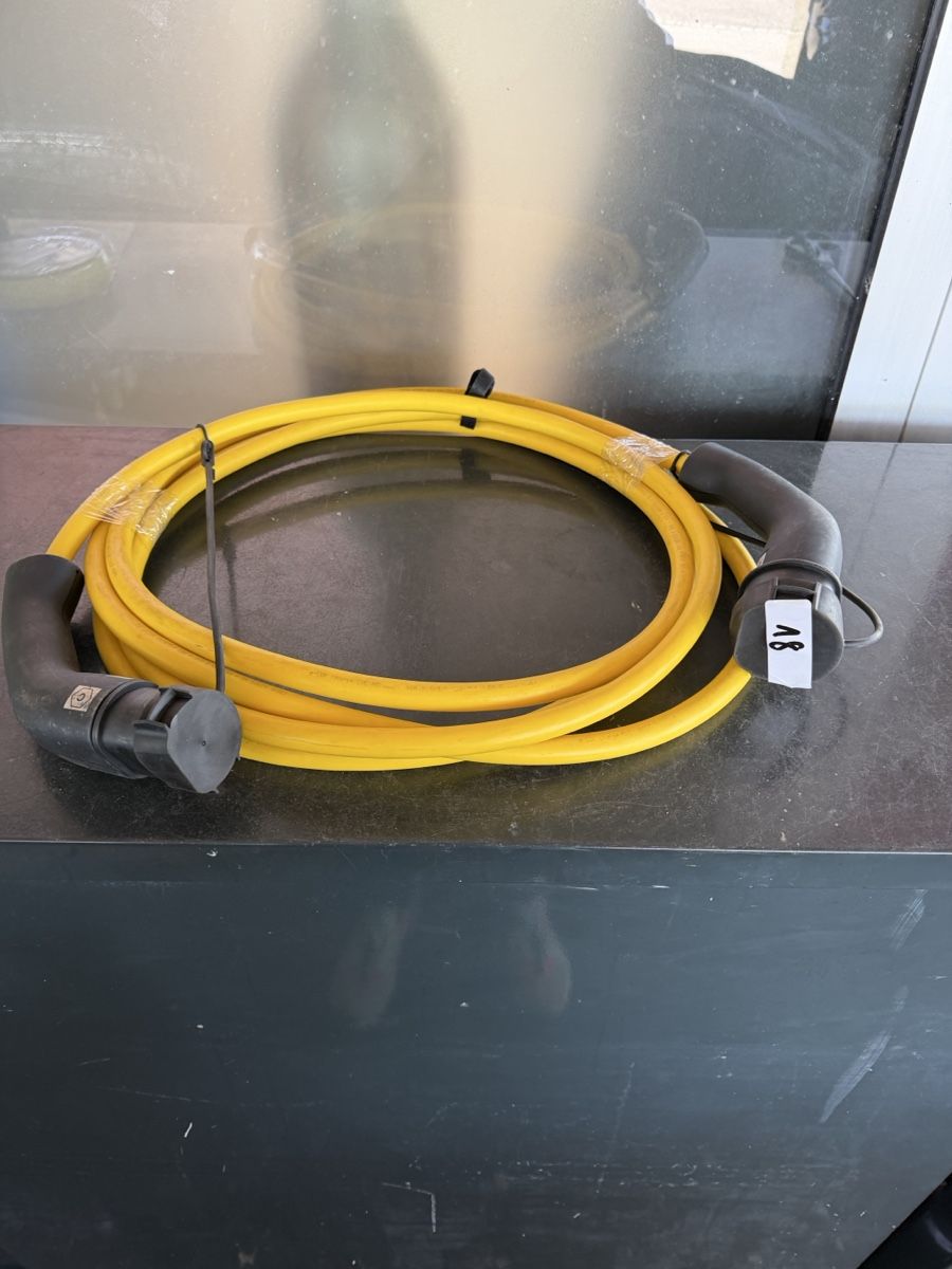 Cavi: Ladekabel Typ 2 – Usato da Zürich venduto da l.spalletta