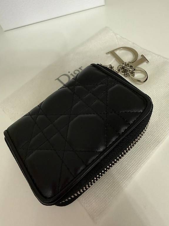 Dior Portemonnaie: Lady Dior Mini Pochette / Lady Dior mini – Neu (gemäss Beschreibung) aus Zürich von ffeti 3