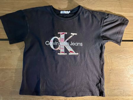 Cooles T-Shirt von CALVIN KLEIN Grösse 152