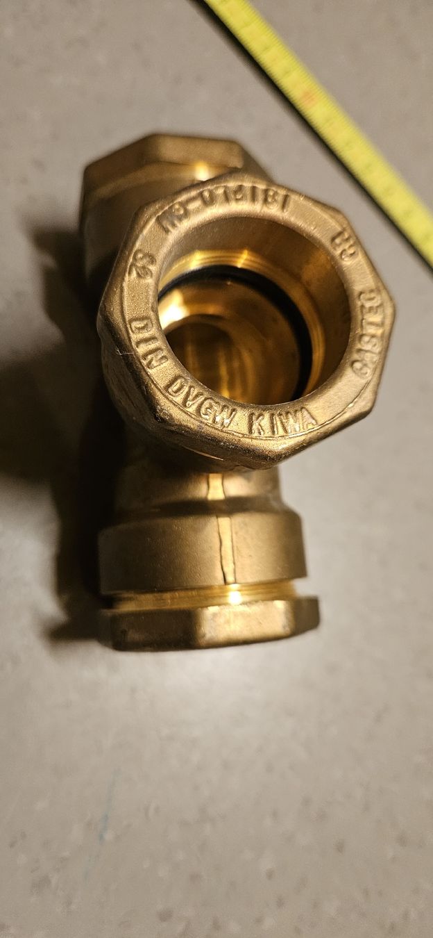 Gardena Rohre & Schläuche: Messing Fitting T-Stück, ISIFLO 32mm – Neu (gemäss Beschreibung) aus Baar von Vel...Baar45 2