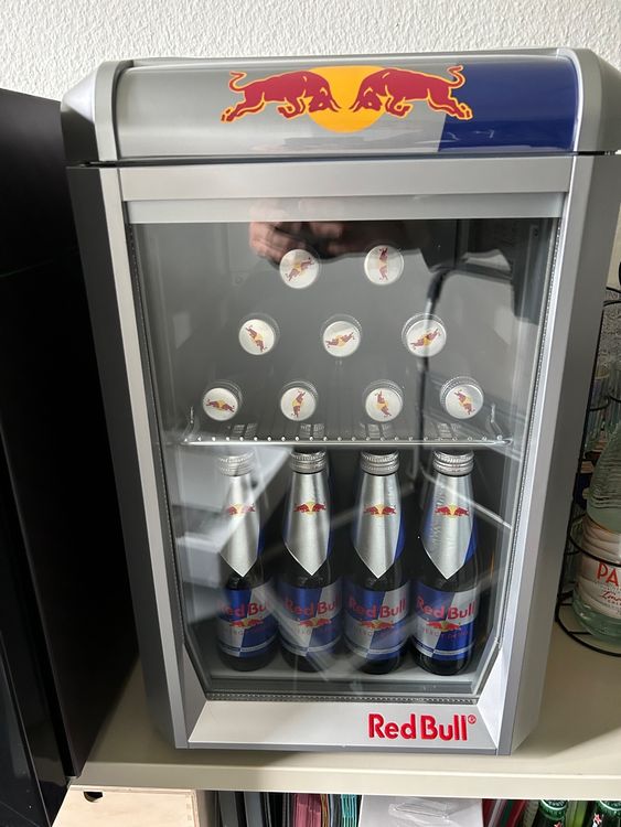 Neuer Red Bull Kühlschrank