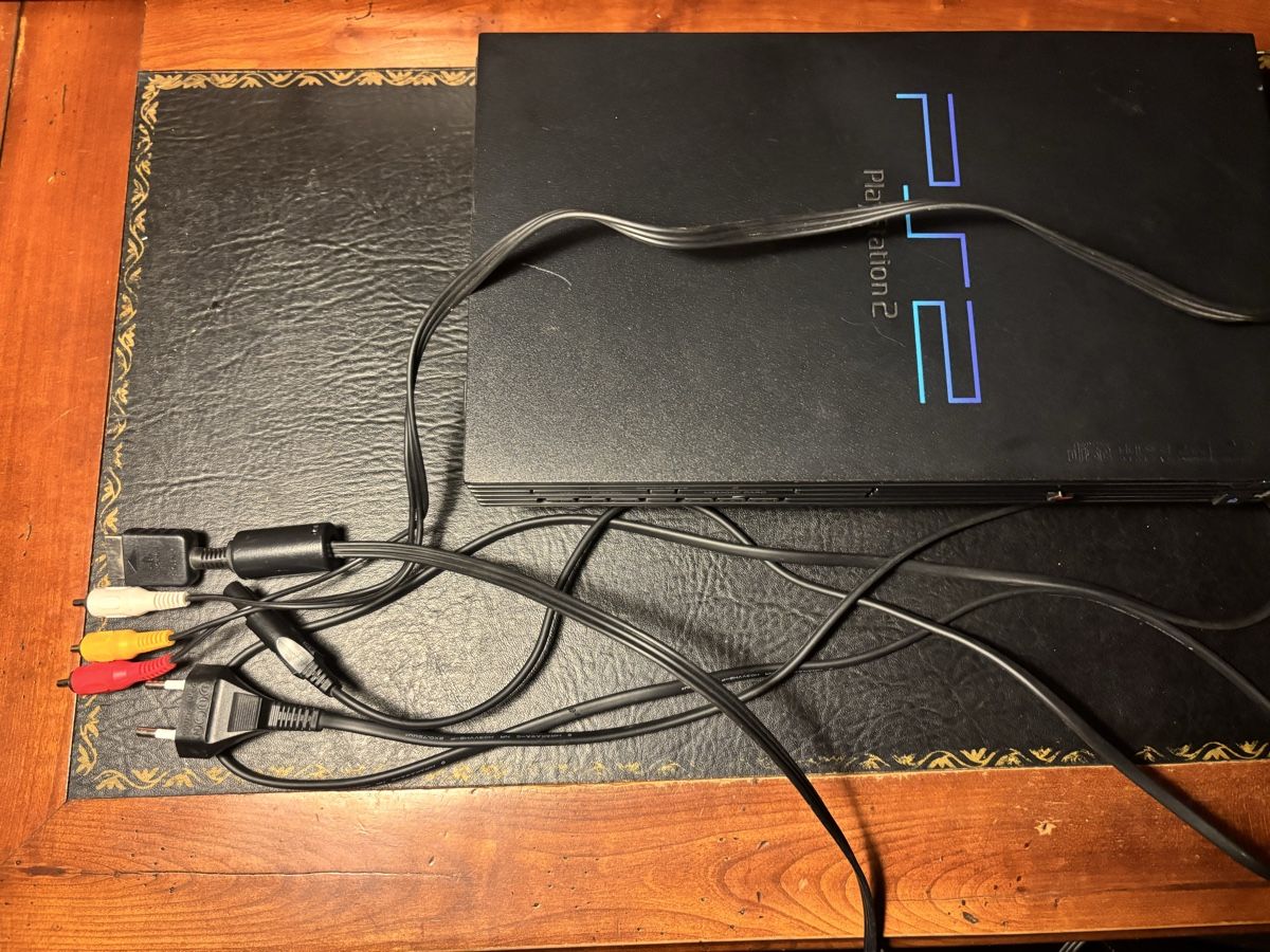 Sony Console: PlayStation 2  – Usato da Mézières VD venduto da P-M-C 5