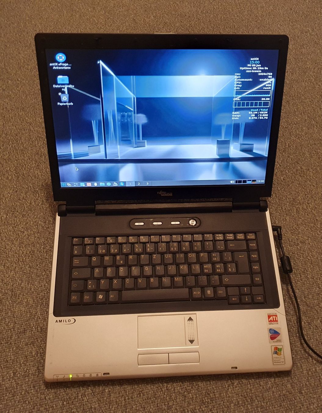 Fujitsu Notebooks: Fujitsu Amilo M1425, Antix Linux, mit Netzteil, beschädigt – Gebraucht aus Winterthur von E-Frosch