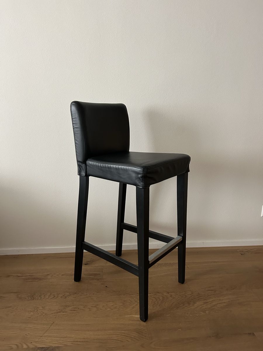 Ikea Sgabelli: 2x IKEA BERGMUND Barhocker schwarz – Usato da Bern venduto da lis_6pbv 1