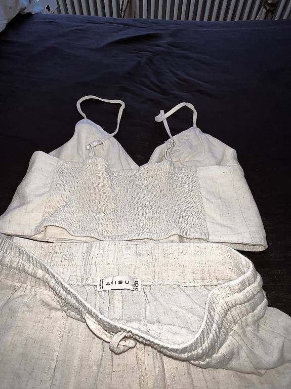 Lotti di vestiti: Sommer Set Amisu Leinenmix – Usato da Niederglatt ZH venduto da NICELODEON18 3