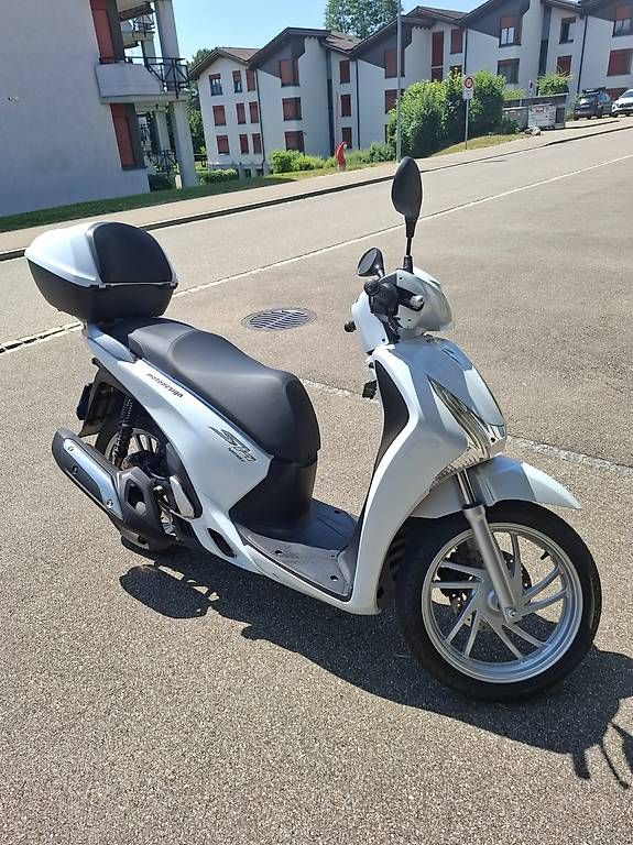 Scooter: Honda SH 125 ABS WIE NEU – Usato da Abtwil SG venduto da MOTOMAX