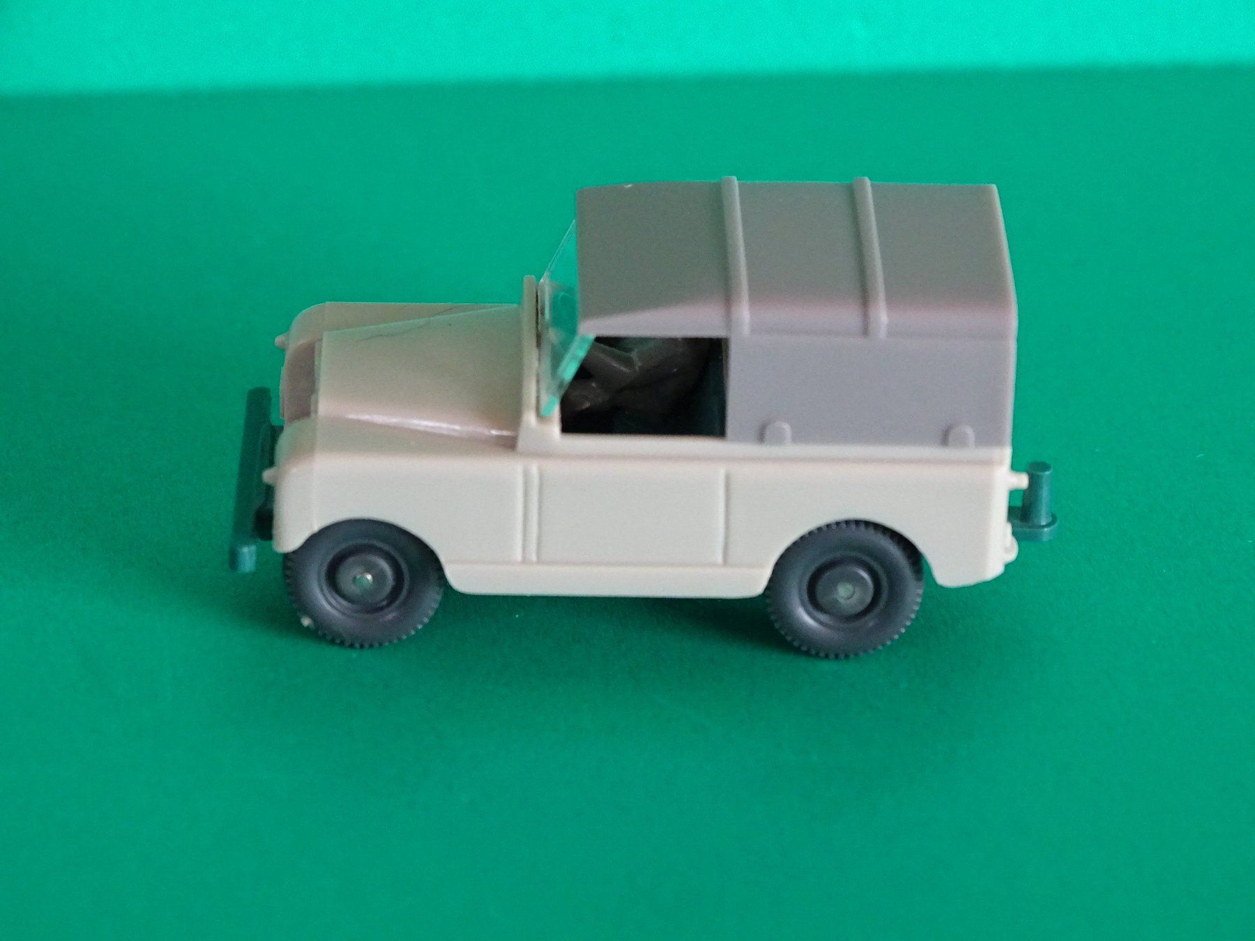 Wiking Modellini d'auto: Land Rover von Wiking 1/87 – Usato da Bretzwil venduto da Meex 2
