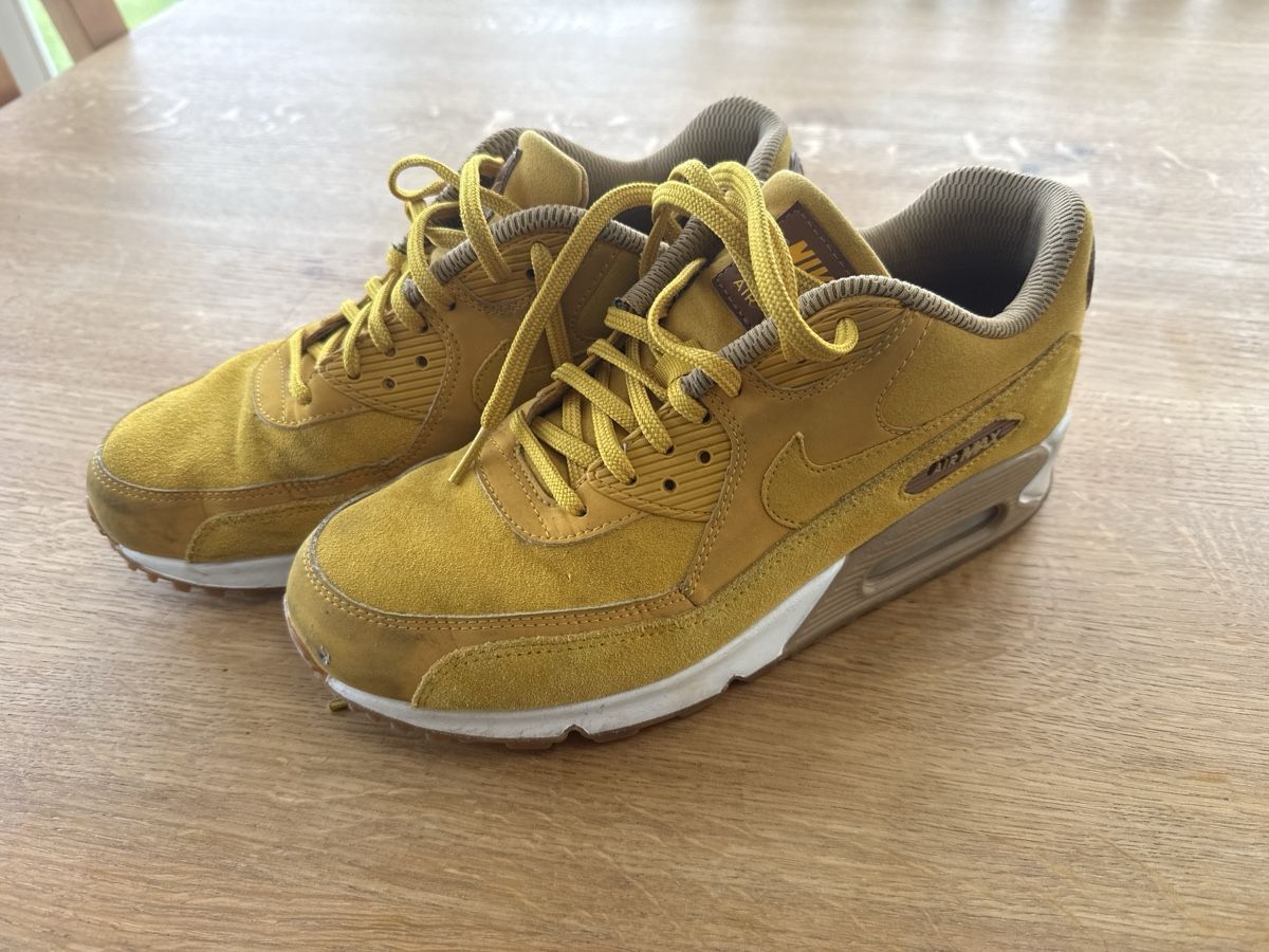 Nike Herrenschuhe: Nike Air Max 90 Sneaker gelb Grösse 40.5 – Gebraucht aus Rorschach von mamawa