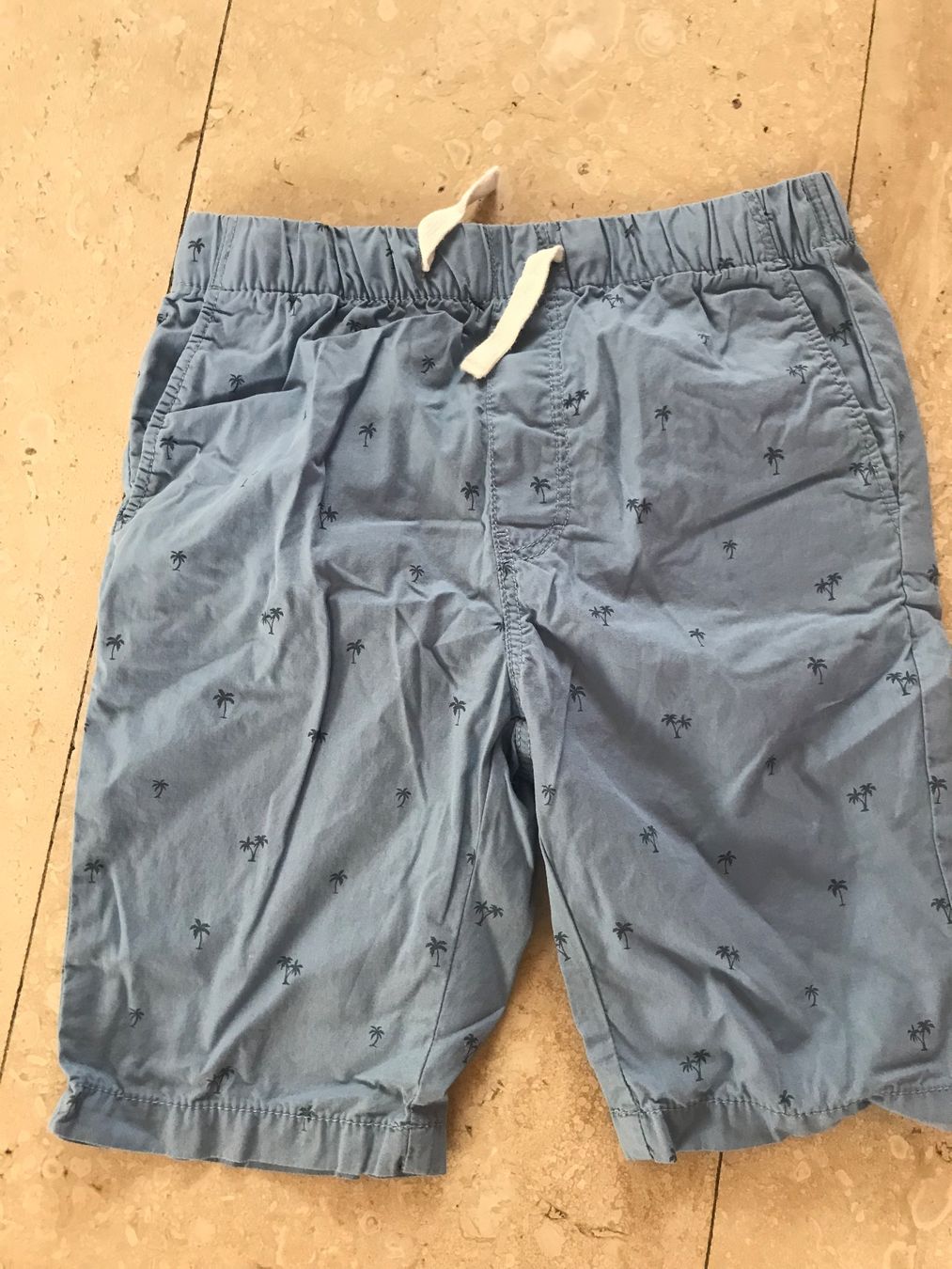 H&M Pantaloni: Shorts Gr 134 – Nuovo (secondo la descrizione) da Oftringen venduto da mbc_b8vr