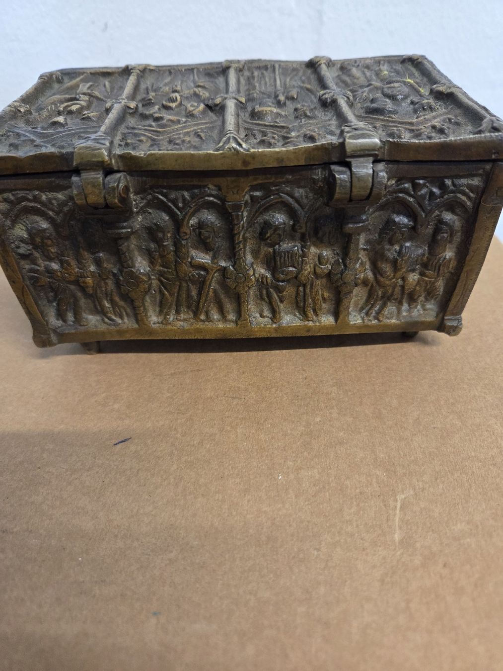 Barattoli: Antike Schmuckschatulle aus Bronze mit Relief – Usato da Dietikon venduto da Allegra34 9