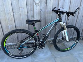 Leichtes Carbon MTB Cube 27.5 – Shimano XT, Top Zustand