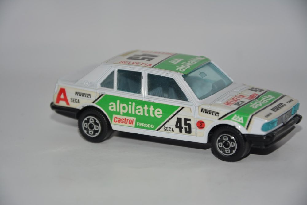 Alfa Romeo Giulietta #45  1983 "Alpilatte" , Bburago , 1:43 4