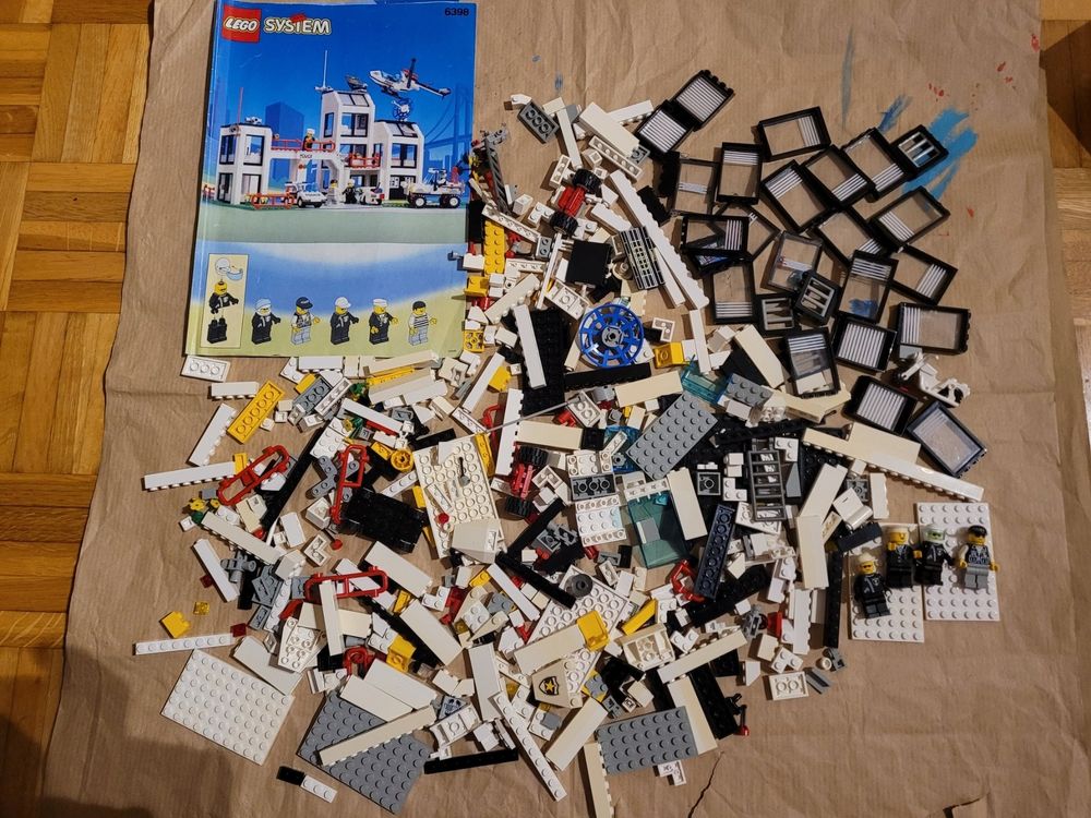 Lego 6398 Polizei station. Nicht complet. (Gebraucht) in La Tour-de ...