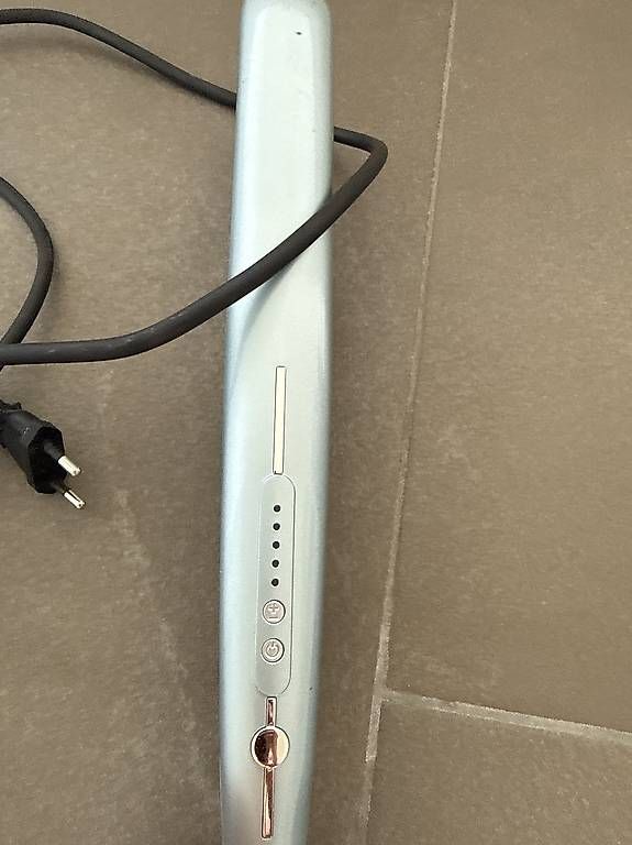 Lockenstäbe & Haarglätter: BaByliss Haar Glätteisen – Gebraucht aus Schindellegi von wae_fhj7 1