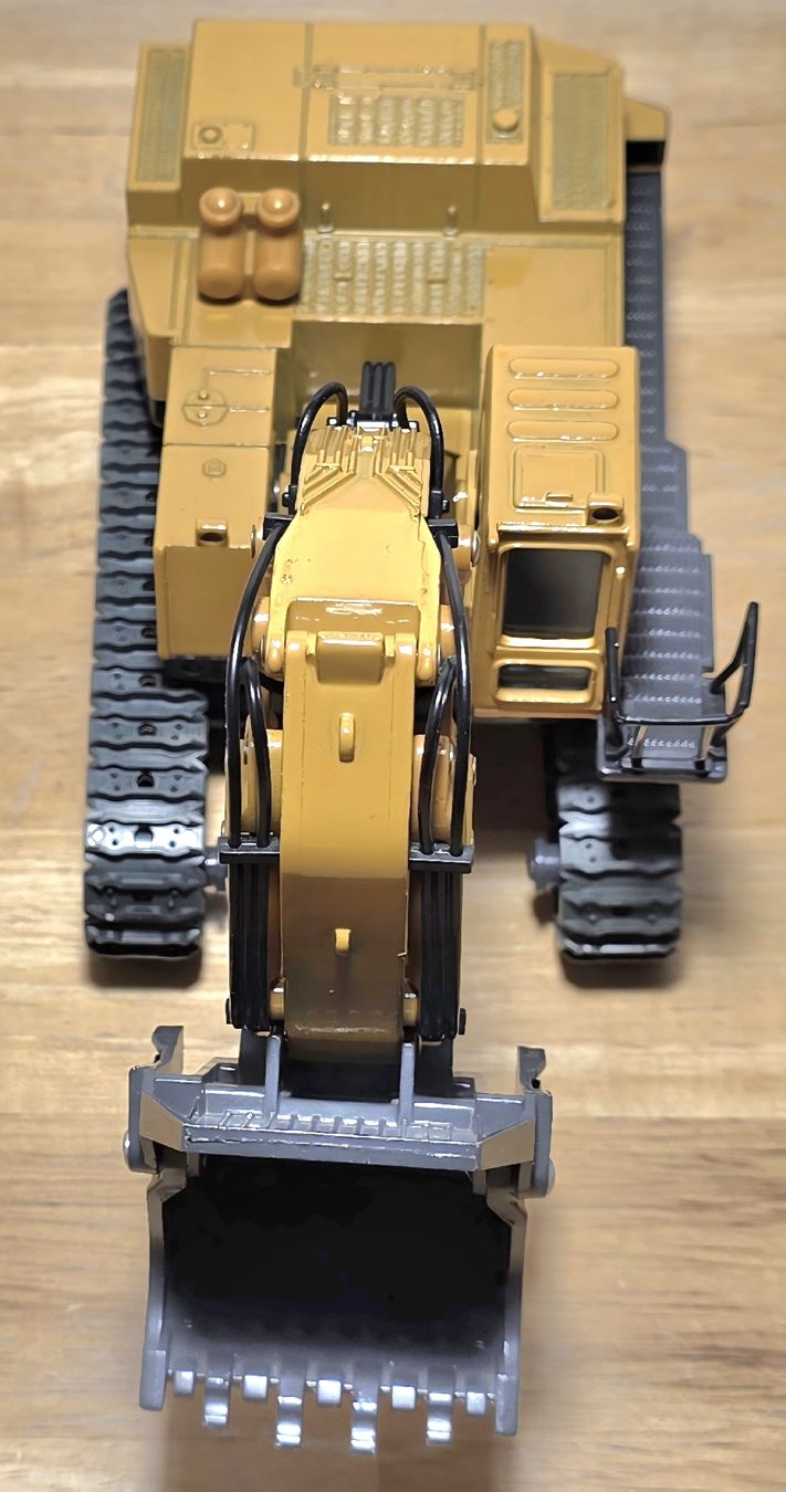 Komatsu Bagger: Komatsu PC650 Bagger – Gebraucht aus Männedorf von Modellbau-wyss