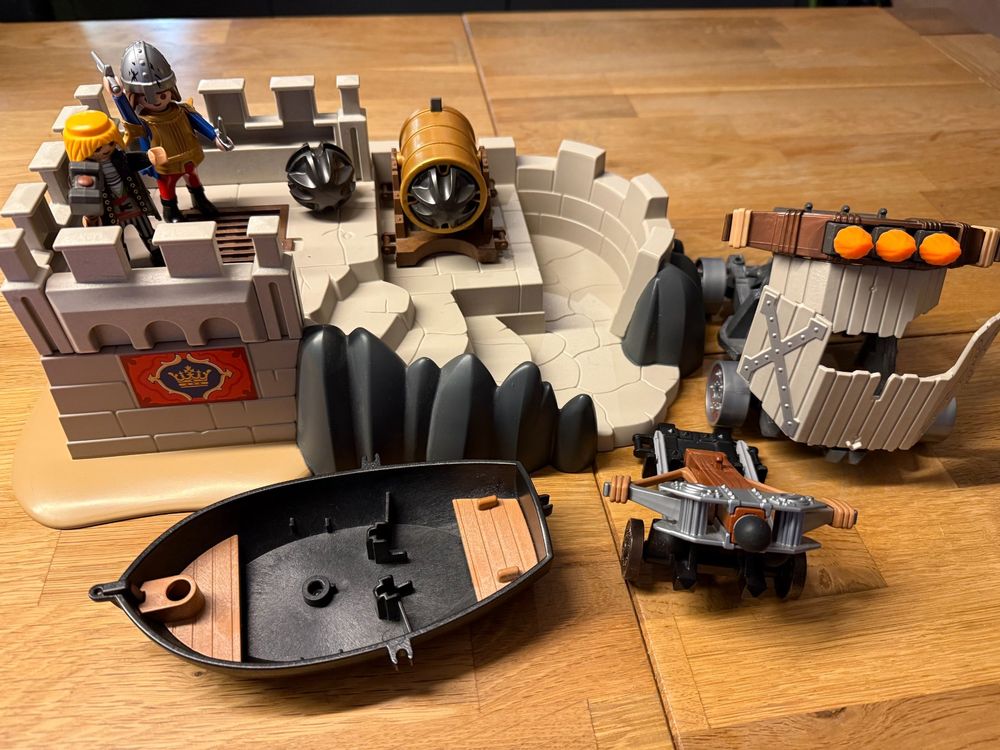 Playmobil Insel mit 2 Soldaten und 3 Katapulten (Gebraucht) in Lachen ...