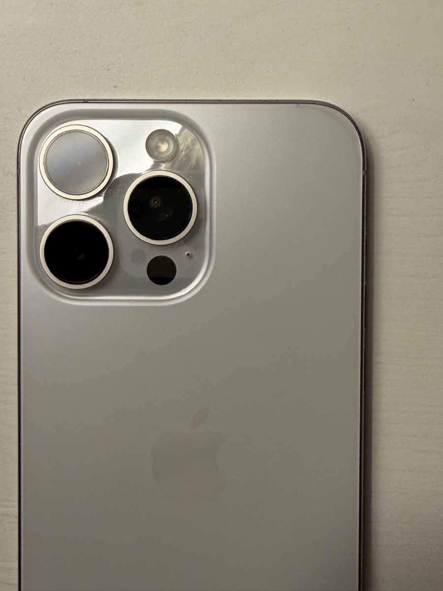 Apple Telefoni cellulari / Smartphones: iPhone 15 Pro Max – Nuovo (secondo la descrizione) da Baar venduto da Yasadi 2