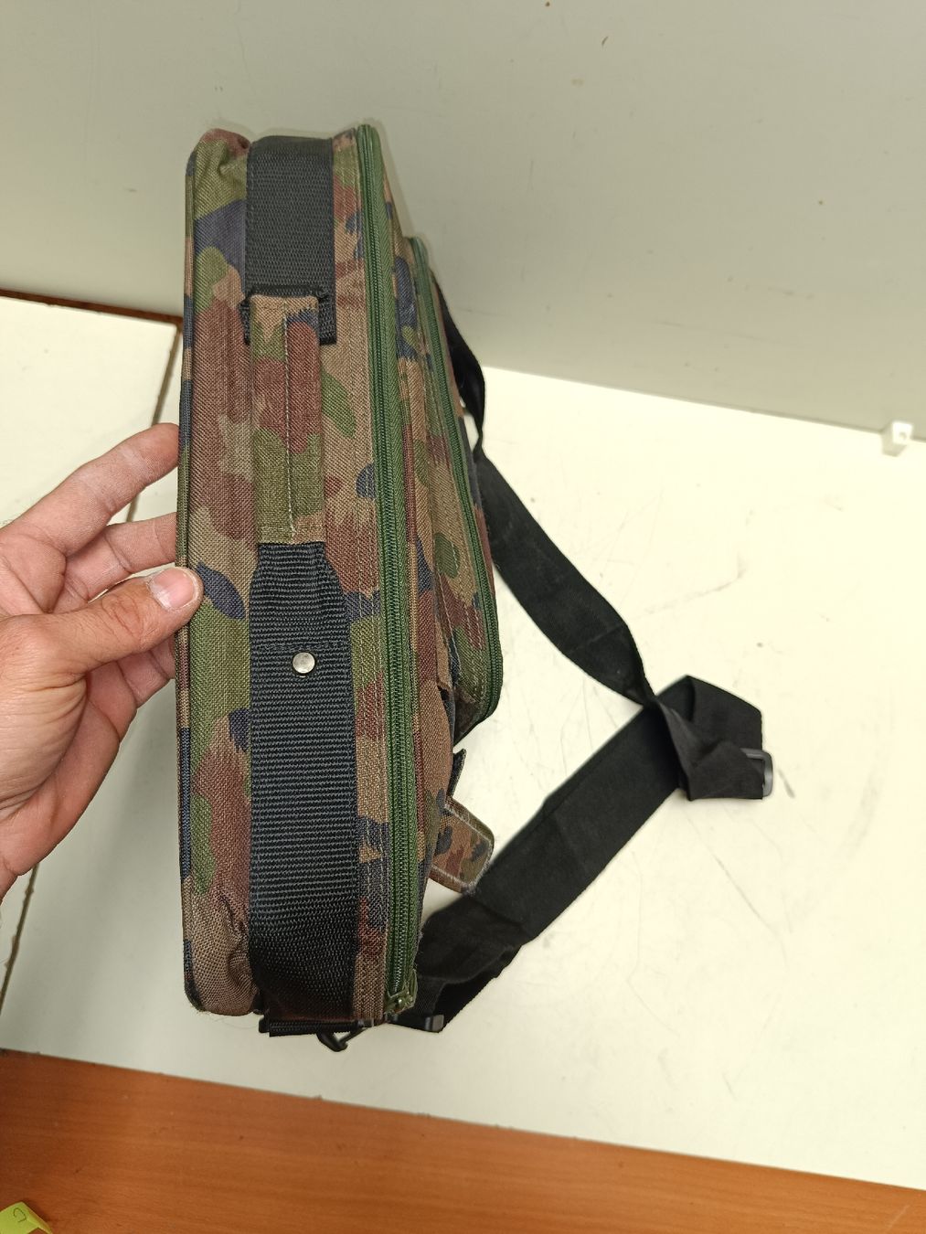 Borse: Coole Laptoptasche Camouflage(em74) – Usato da Künten venduto da Schnaepplihuus 5