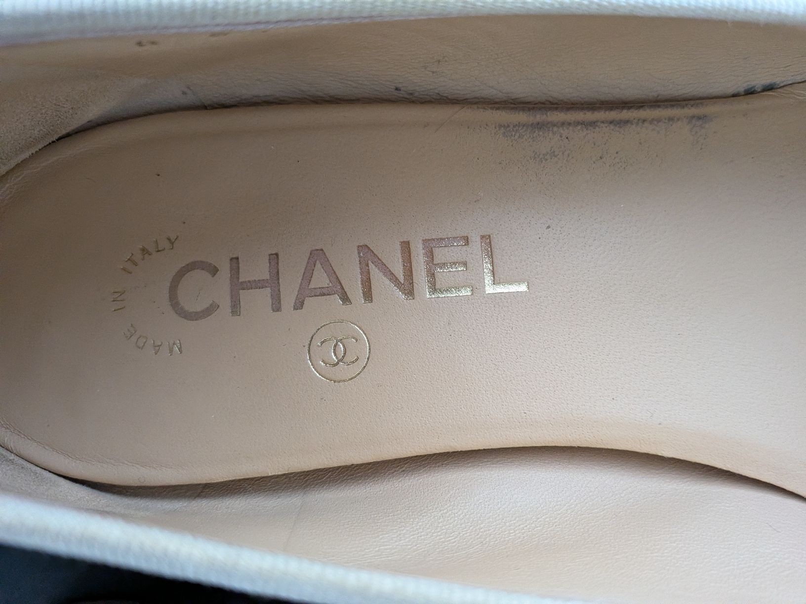 Chanel Scarpe da donna: Chanel Cambon Leather Ballet Flats – Usato da Morges venduto da dhi_y2qk 4