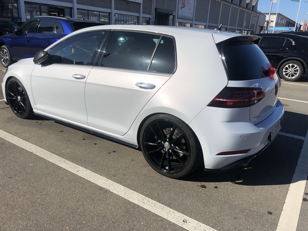 VW Automobili: VW Golf VII R, Golf 7.5 R Facelift + 383PS – Usato da Illighausen venduto da remi 2