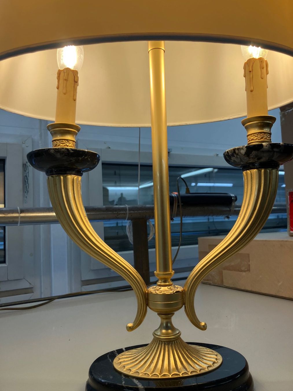 Lampade: Tischlampe, Goldfarben, Vintage Stil – Usato da Dübendorf venduto da sdbu-frappant 1