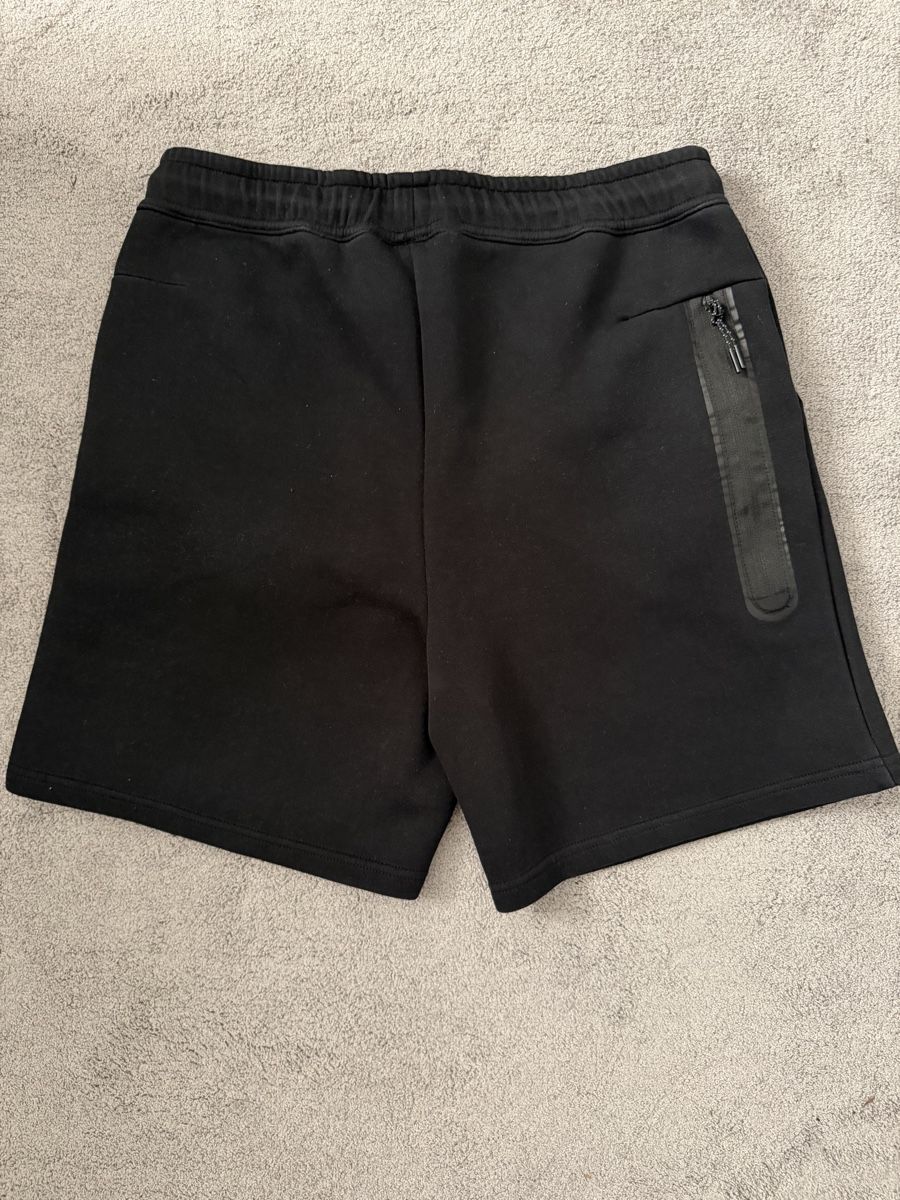 Nike Hosen: Nike Tech Fleece Shorts – Gebraucht aus Zürich von pab_7gfs 1
