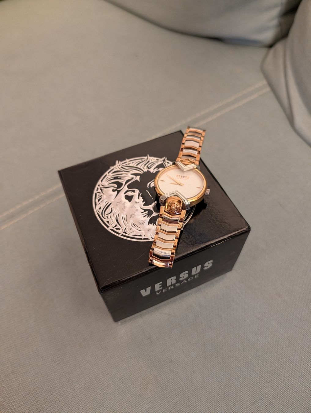 Versace Orologi: Damenuhr Versus Versace – Usato da Bülach venduto da unl_b5xh