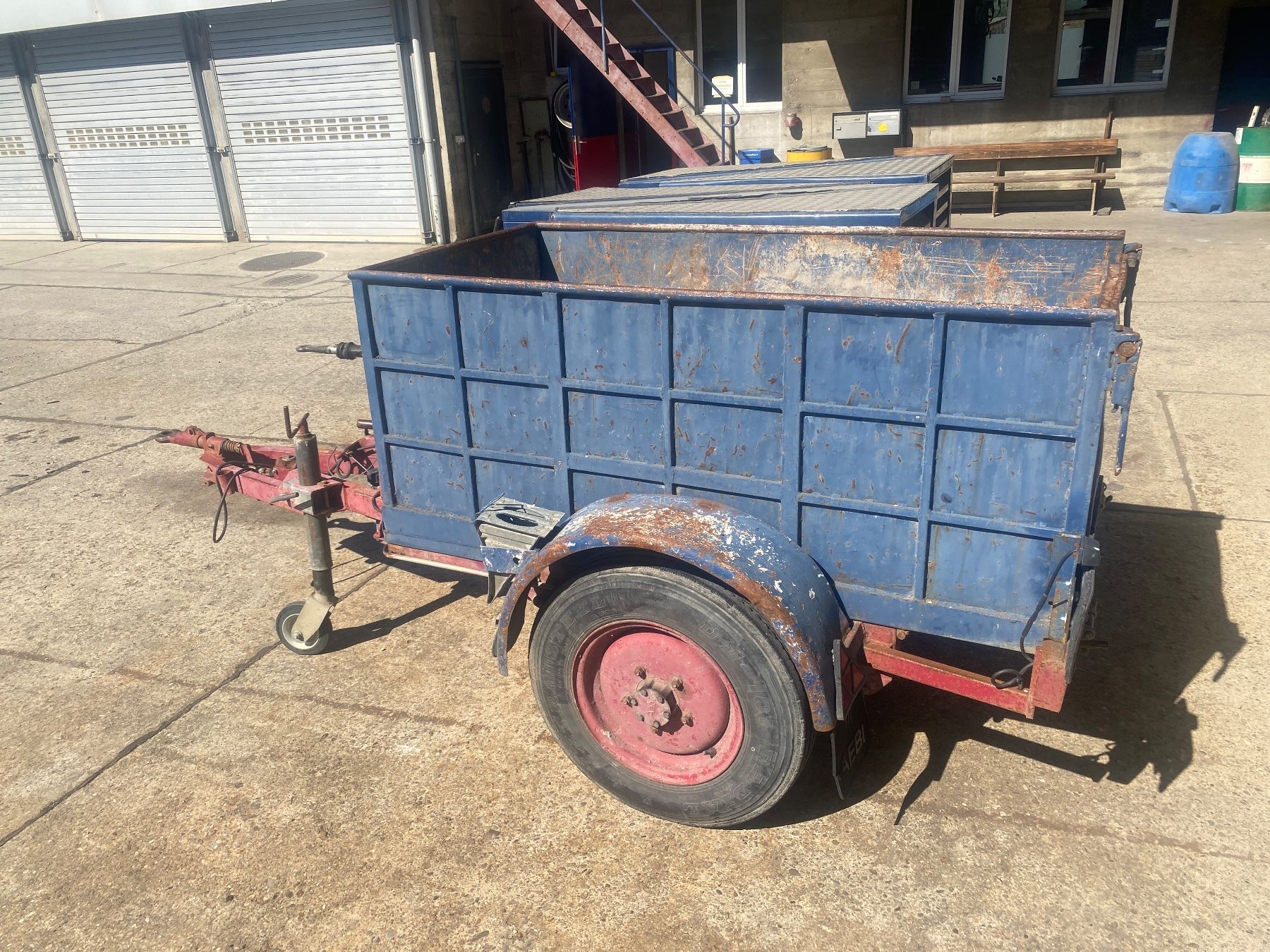 Rimorchi: 1-Achs Kippanhänger 2000kg – Usato da Buchs AG venduto da Valli-AG-Strassenbau 1