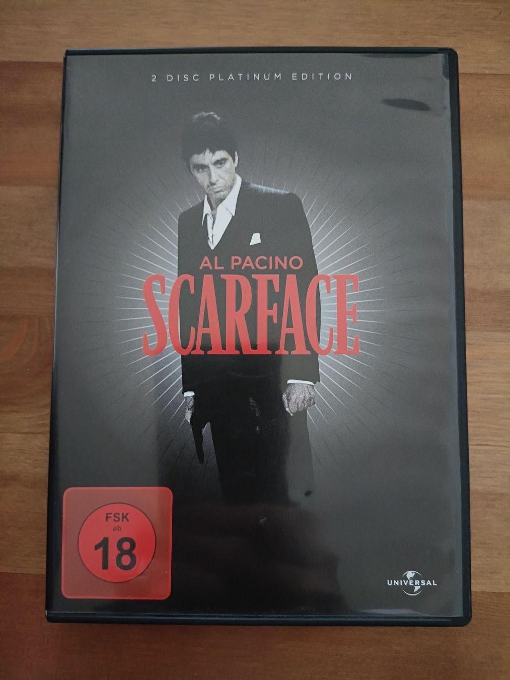 Tutti i DVDs: Scarface - 2-Disc Platinum Edition – Usato da Aarau venduto da d_m_bf6g