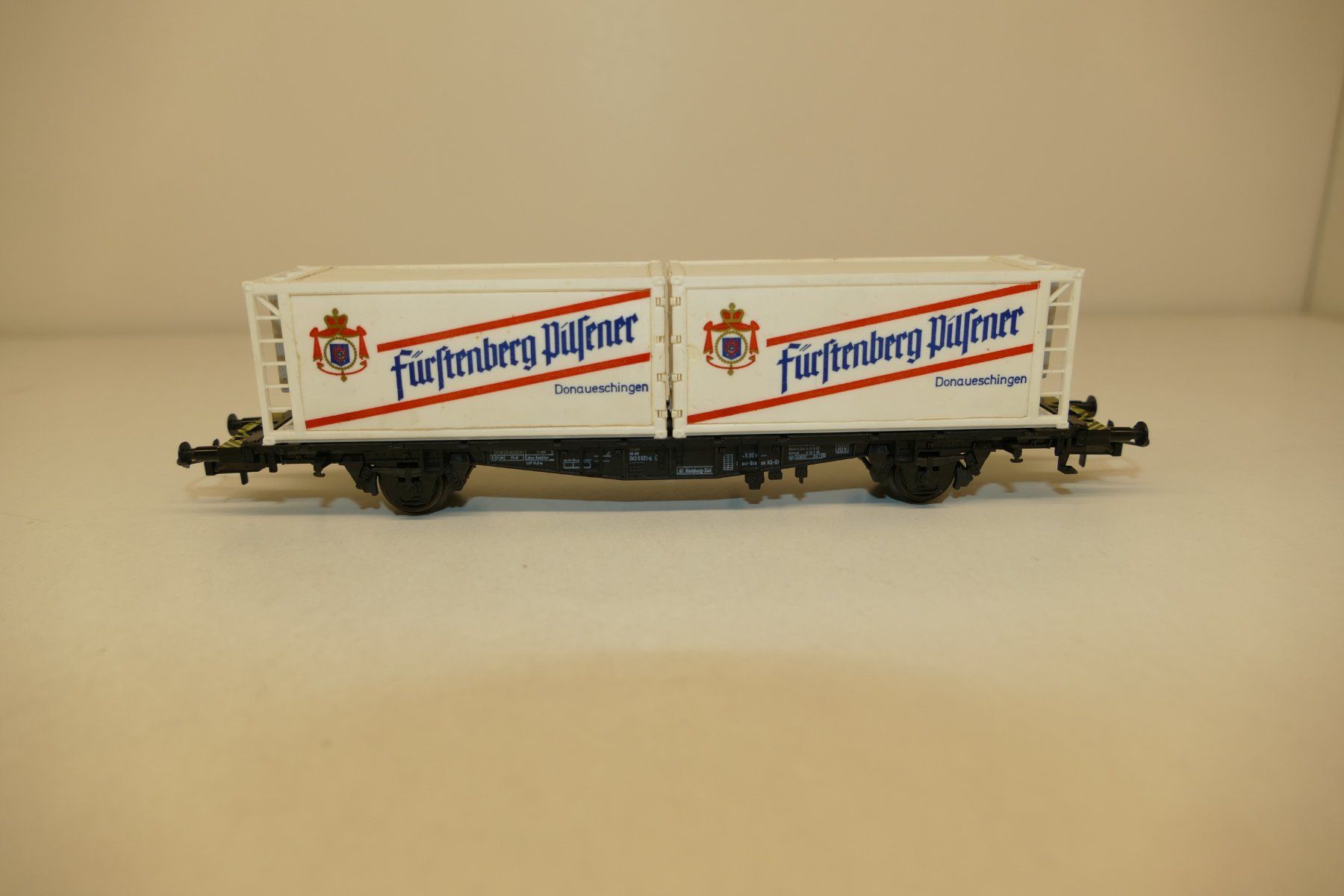 Modellini di ferrovie: Röwa H0: Containerwagen Fürstenberg Pilsener – Nuovo (secondo la descrizione) da Niederhasli venduto da rail-duerst