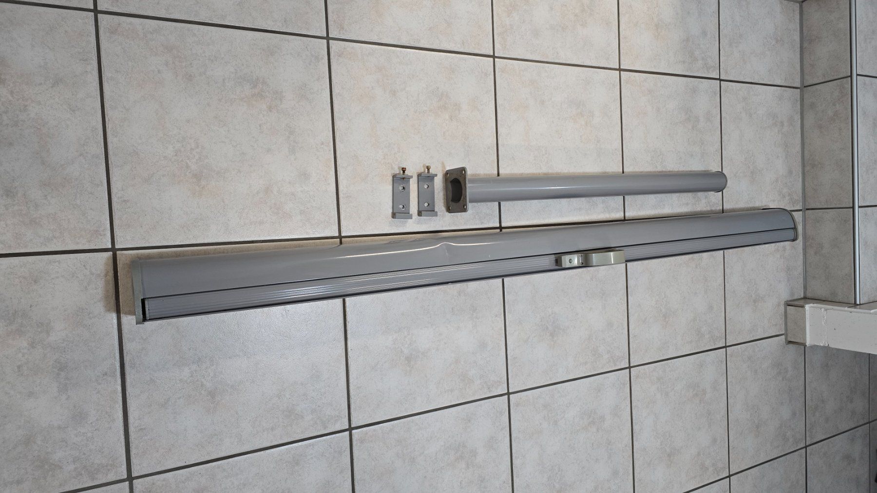 Paraventi: Seitenmarkise grau – Usato da Obergerlafingen venduto da Beat031 2