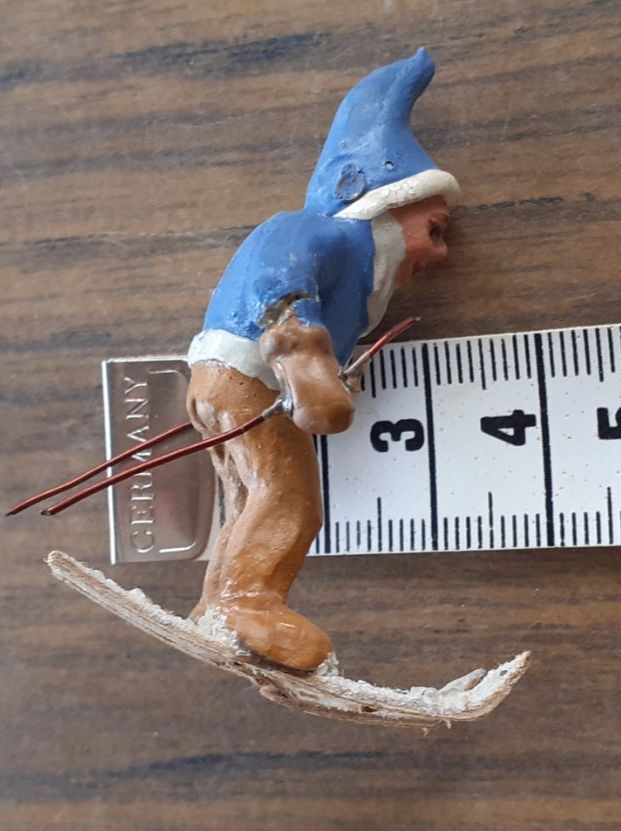 Tutte le decorazioni: Figur Zwerg auf Skiern – Usato da Mörschwil venduto da antiksalon 8