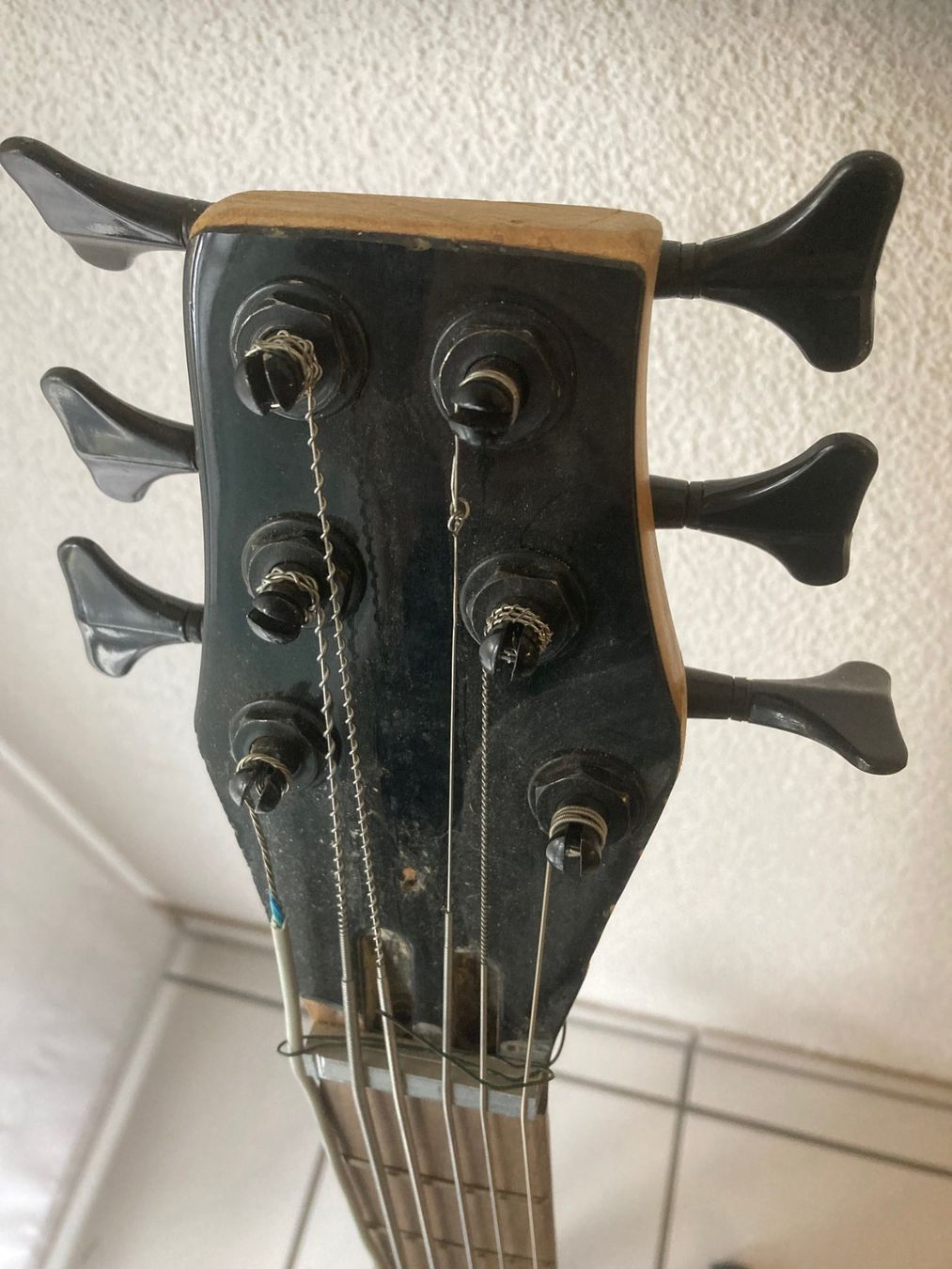 Strumenti musicali: Roter E-Bass mit 6 Saiten – Usato da Bonstetten venduto da Knight2100 3
